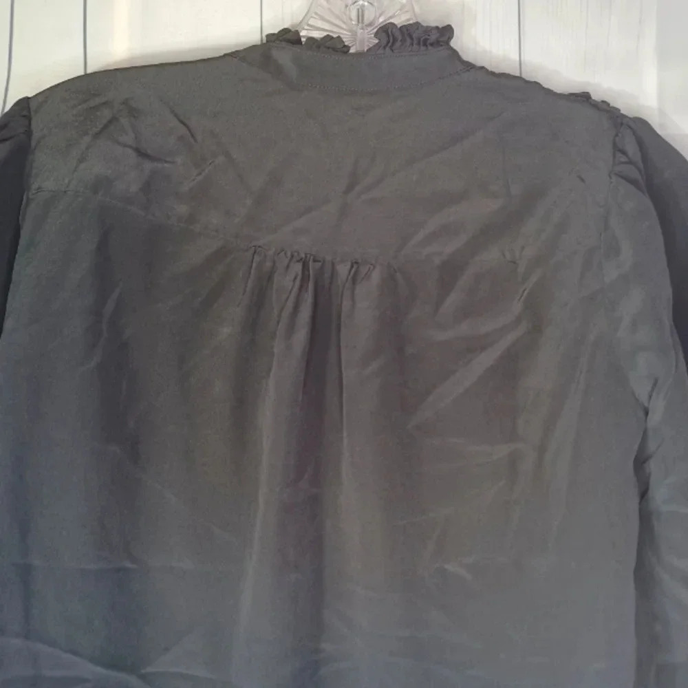 J.Crew 100% silk feminine ruffled workwear preppy black long sleeve blouse - Picture 9 of 10